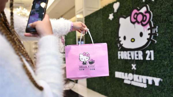 Forever 21攜手三麗鷗公司打造了一場(chǎng)身臨其境的快閃體驗(yàn)活動(dòng)策劃