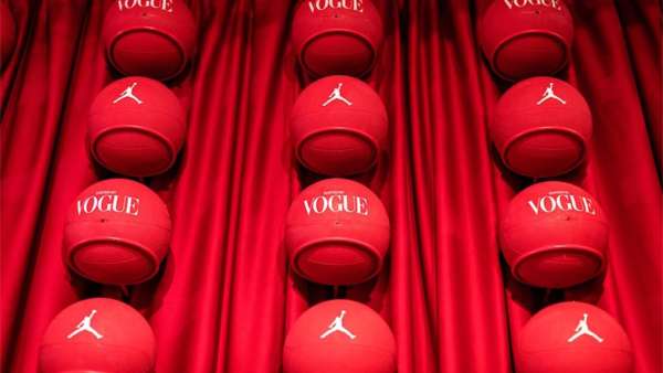 喬丹品牌X《時尚》聯(lián)名款快閃活動策劃深受超級粉絲的喜愛