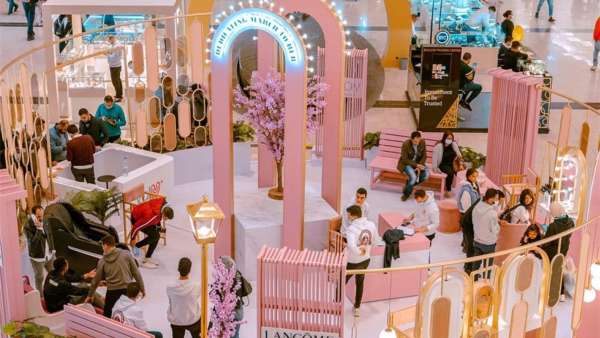 埃及購物中心策劃舉行的引流變現(xiàn)活動(dòng)策劃“寵愛站”整合了各種消費(fèi)品牌