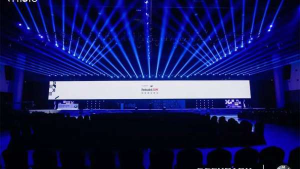 獨(dú)立思考,創(chuàng)造不可思議的時(shí)代:一場(chǎng)不可思議的科技商業(yè)峰會(huì)