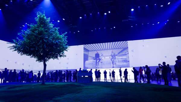 奧迪未來盛典活動策劃在廣州塔下打造了一個(gè)三重體驗(yàn)空間