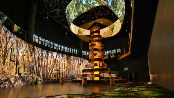 麥卡倫藝術(shù)體驗(yàn)展活動策劃了一場別致的全感官沉浸式藝術(shù)盛宴