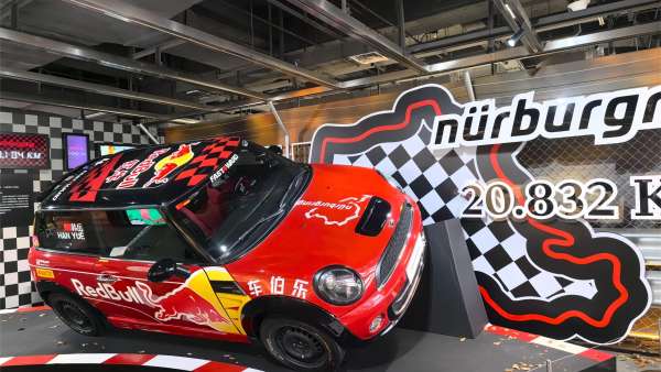 MINI創(chuàng)造力文化大展活動策劃現場每一輛MINI都獨具一格，分分鐘出大片