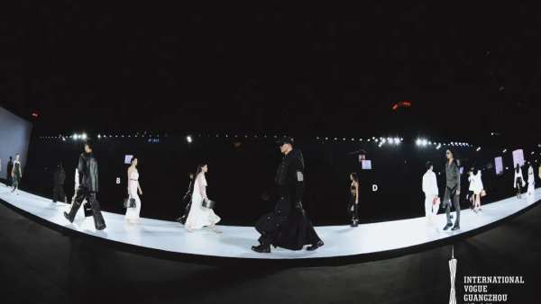 廣州國際時尚產(chǎn)業(yè)大會暨時尚消費(fèi)節(jié)打造了三位一體的時尚新場景