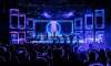 這場(chǎng)演唱會(huì)用簡(jiǎn)單的LED屏幕陣列打造了非一般震撼效果的舞美設(shè)計(jì)
