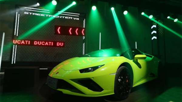 杜卡迪和蘭博基尼上市慈善拍賣活動策劃創(chuàng)造了一個類似機庫的地下氛圍